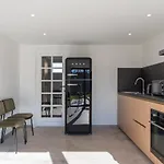 Spacious With Sunny Terrace