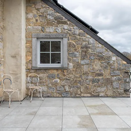Spacious With Sunny Terrace